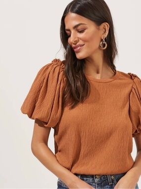 ASTR the label Rust Orange Bubble Sleeve Top